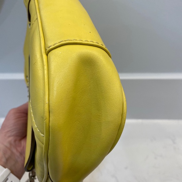 Guess Purae-Lemon Yellow - Picture 5 of 7